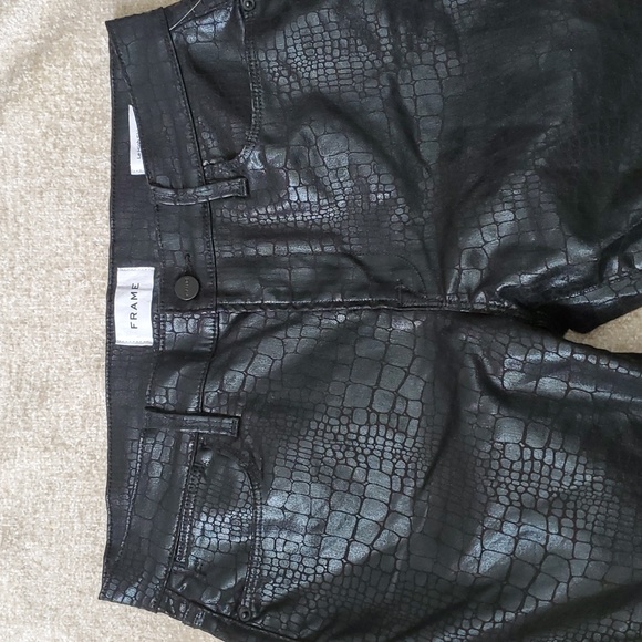 Frame woman's  black croc print  stretch ankle crop pants size 28 - Picture 2 of 13